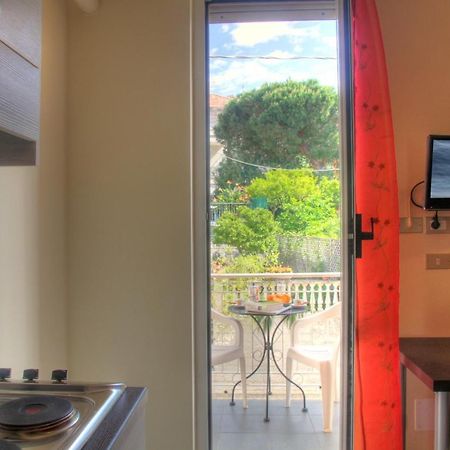 Residence Bellevue Apartments Pietra Ligure Extérieur photo