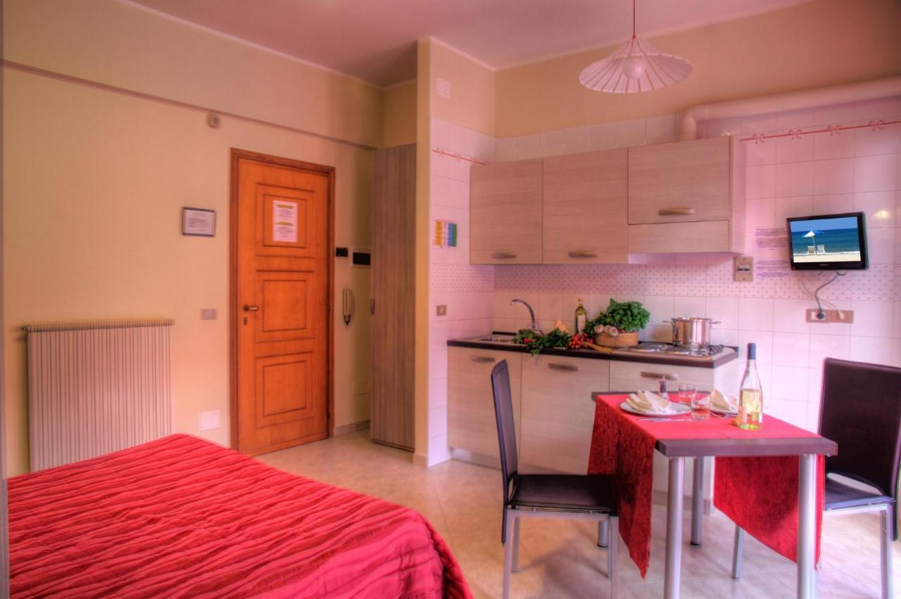 Residence Bellevue Apartments Pietra Ligure Extérieur photo