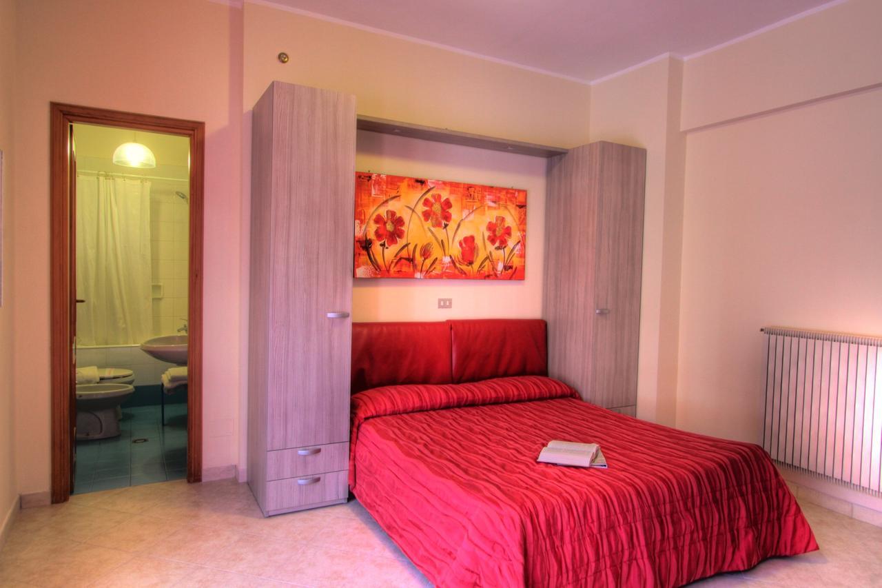 Residence Bellevue Apartments Pietra Ligure Extérieur photo